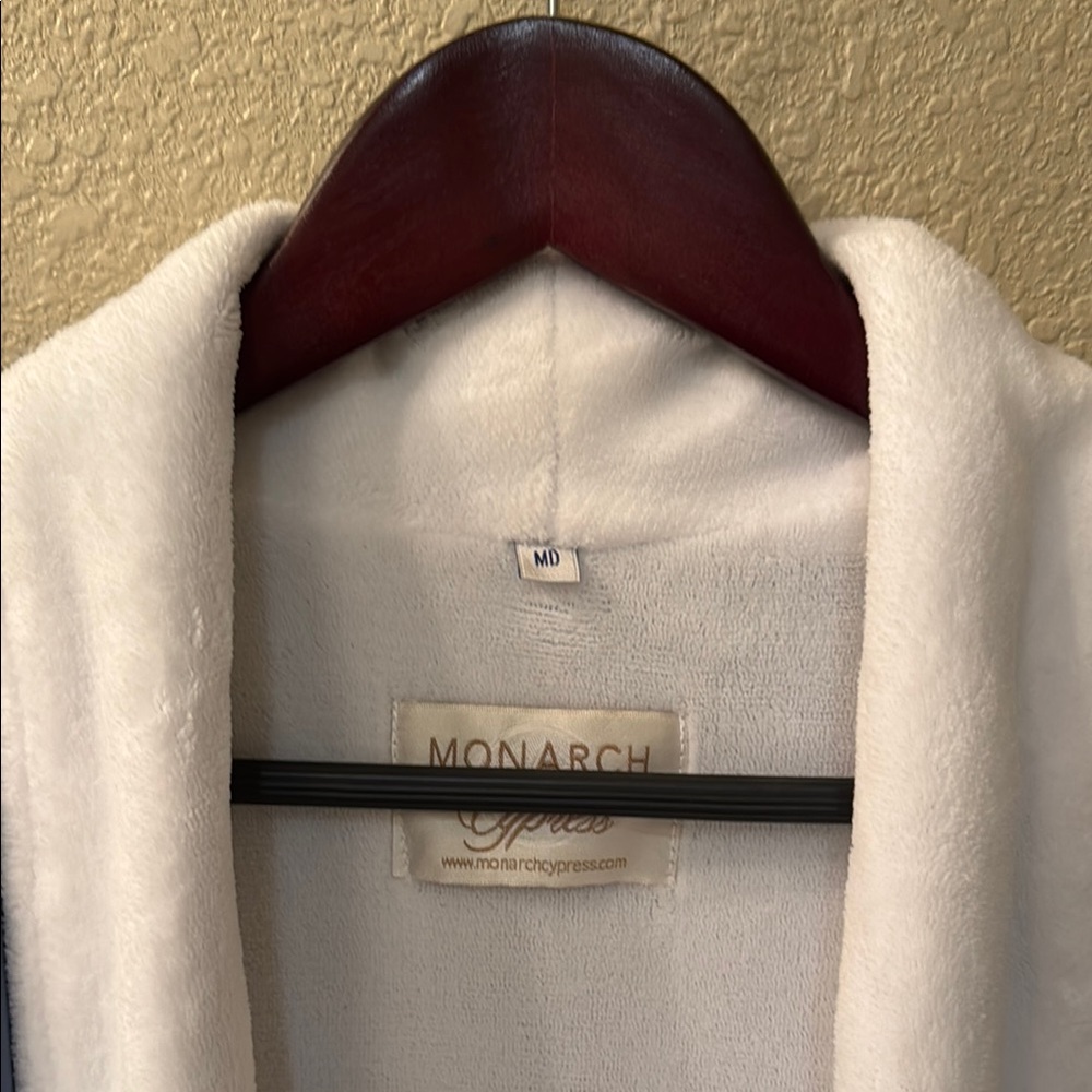 Blue and White Robe - Picture 2 of 6